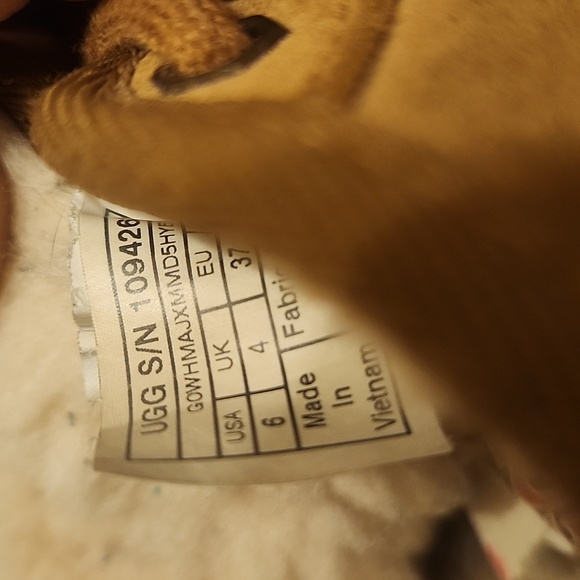 UGG Neumel Chestnut Chukka Ankle Boots - Picture 4 of 5